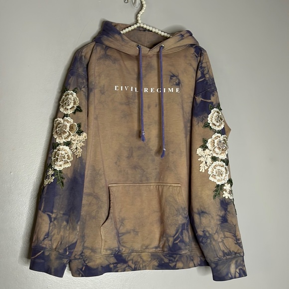 civil regime Tops Civil Regime Embroidered Appliqu Roses Hooded